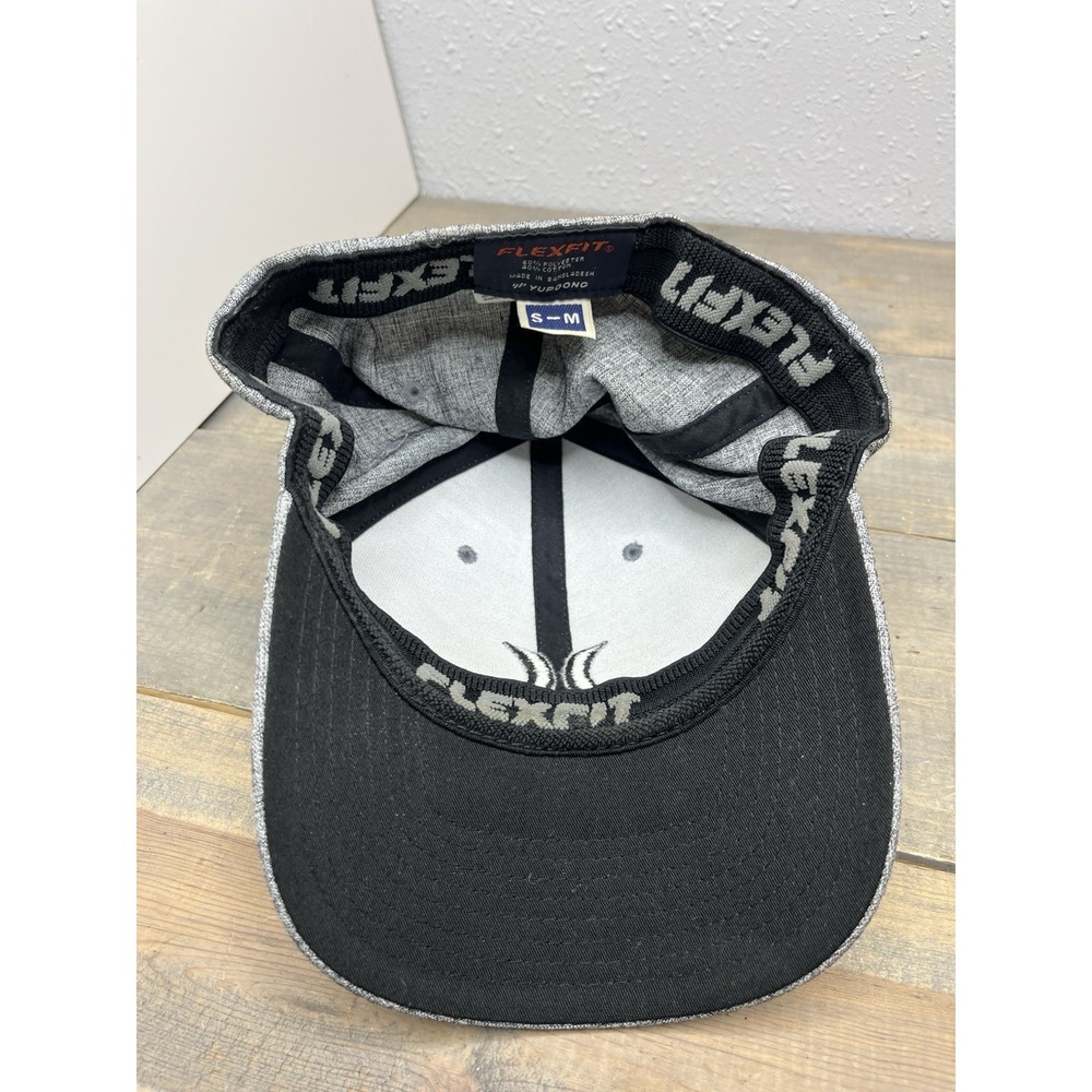 Hurley Fitted Hat Gray‎ S-M Flexfit Yupoong Embroidered Logo 6 Panel - Picture 3 of 3